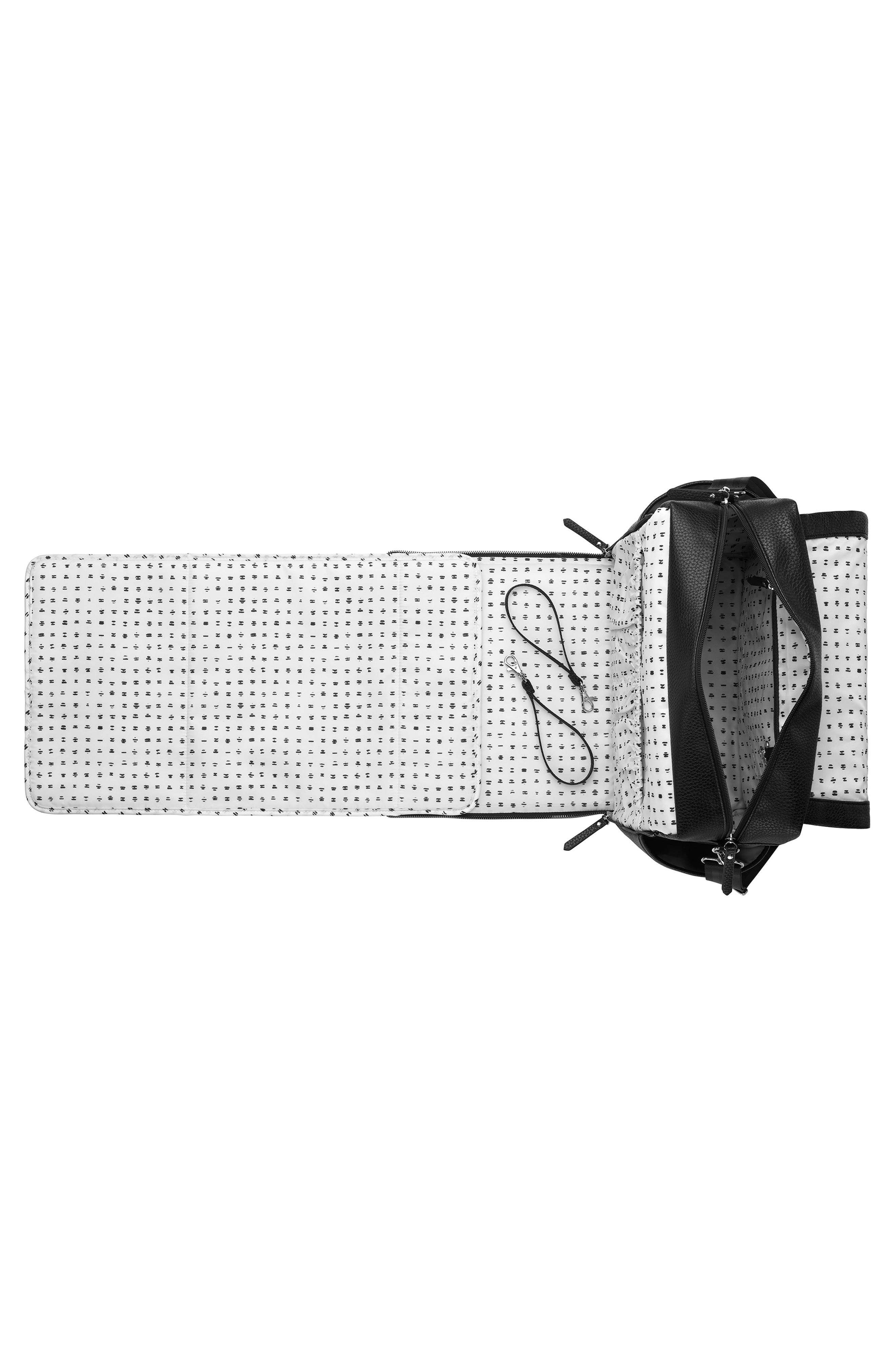 Petunia Pickle Bottom Boxy Backpack Diaper Bag, Alternate, color, Ebony