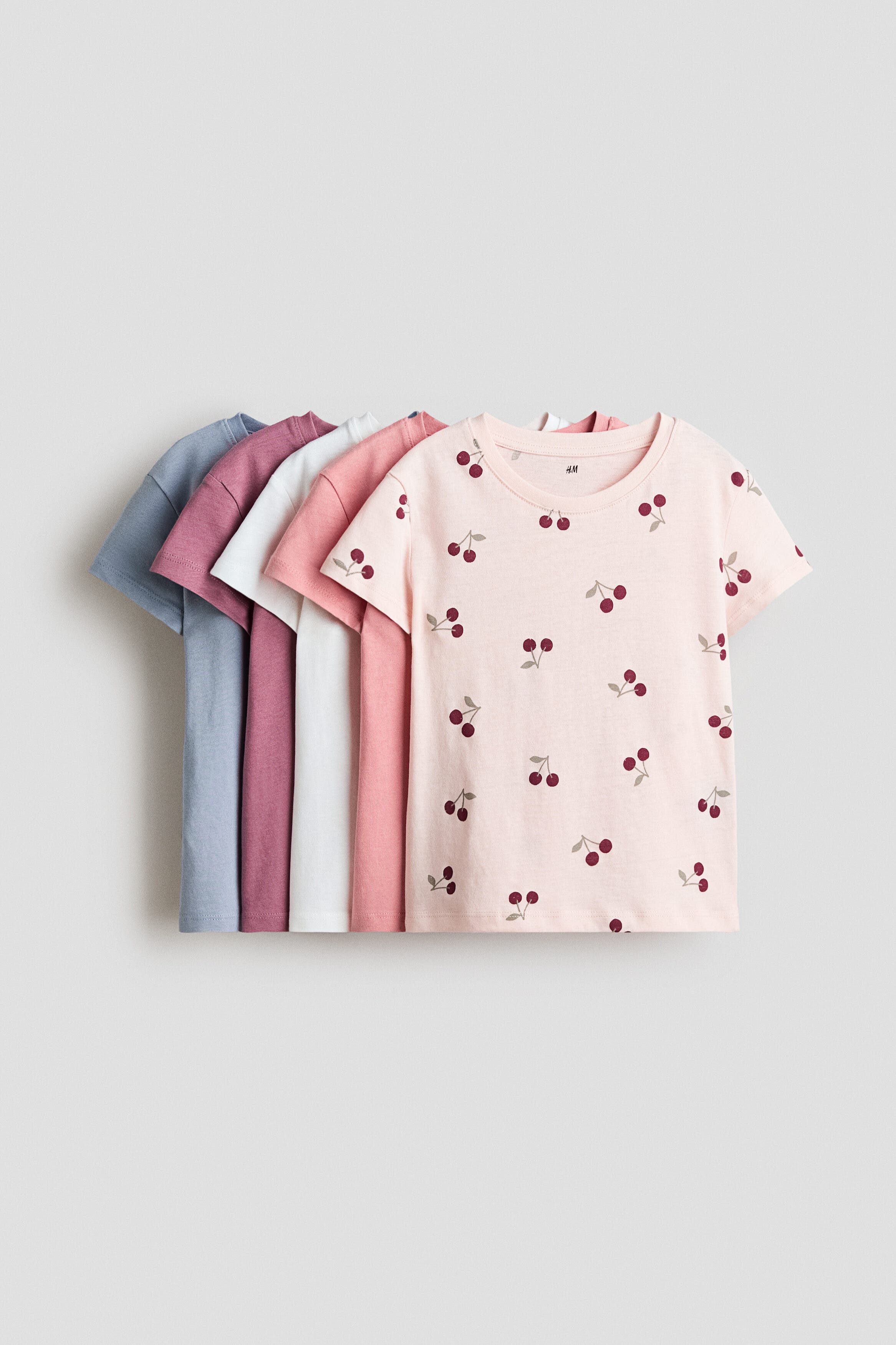 Light pink/cherries