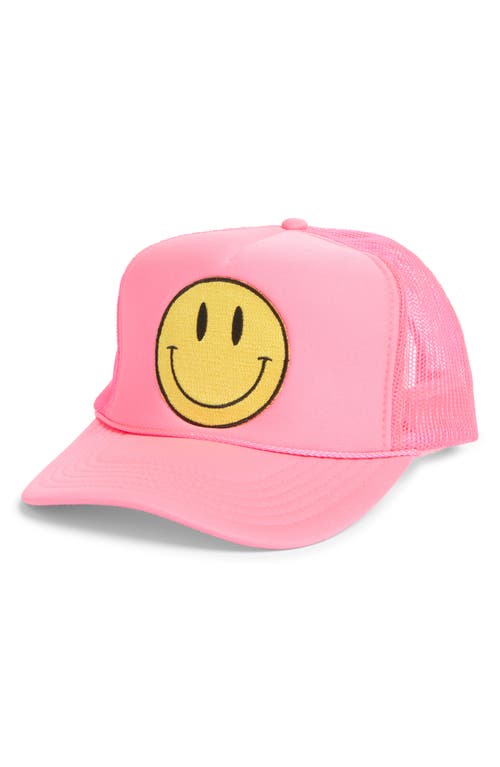 Friday Feelin ' Smile Patch Trucker Hat In Pink