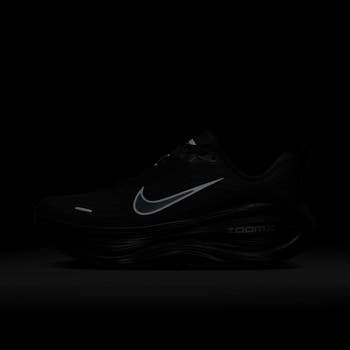 Vomero Plus Running Shoe