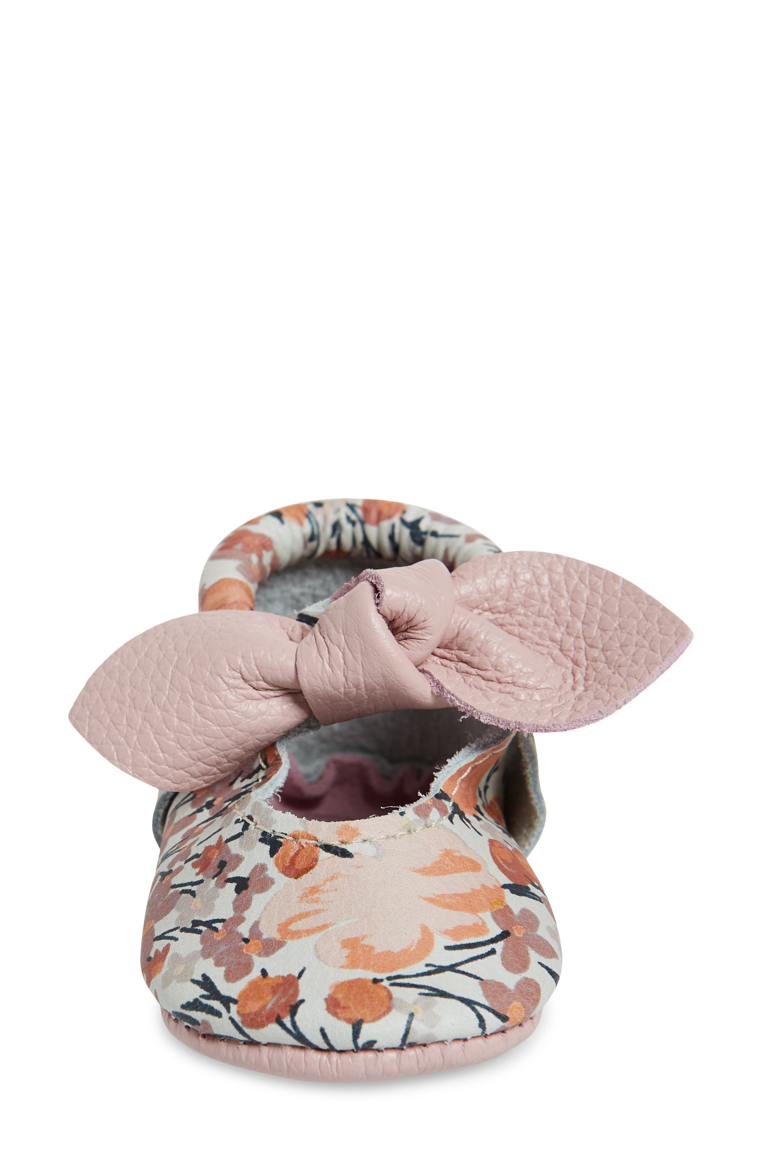 Freshly Picked Knotted Bow Crib Shoe, Alternate, color, 