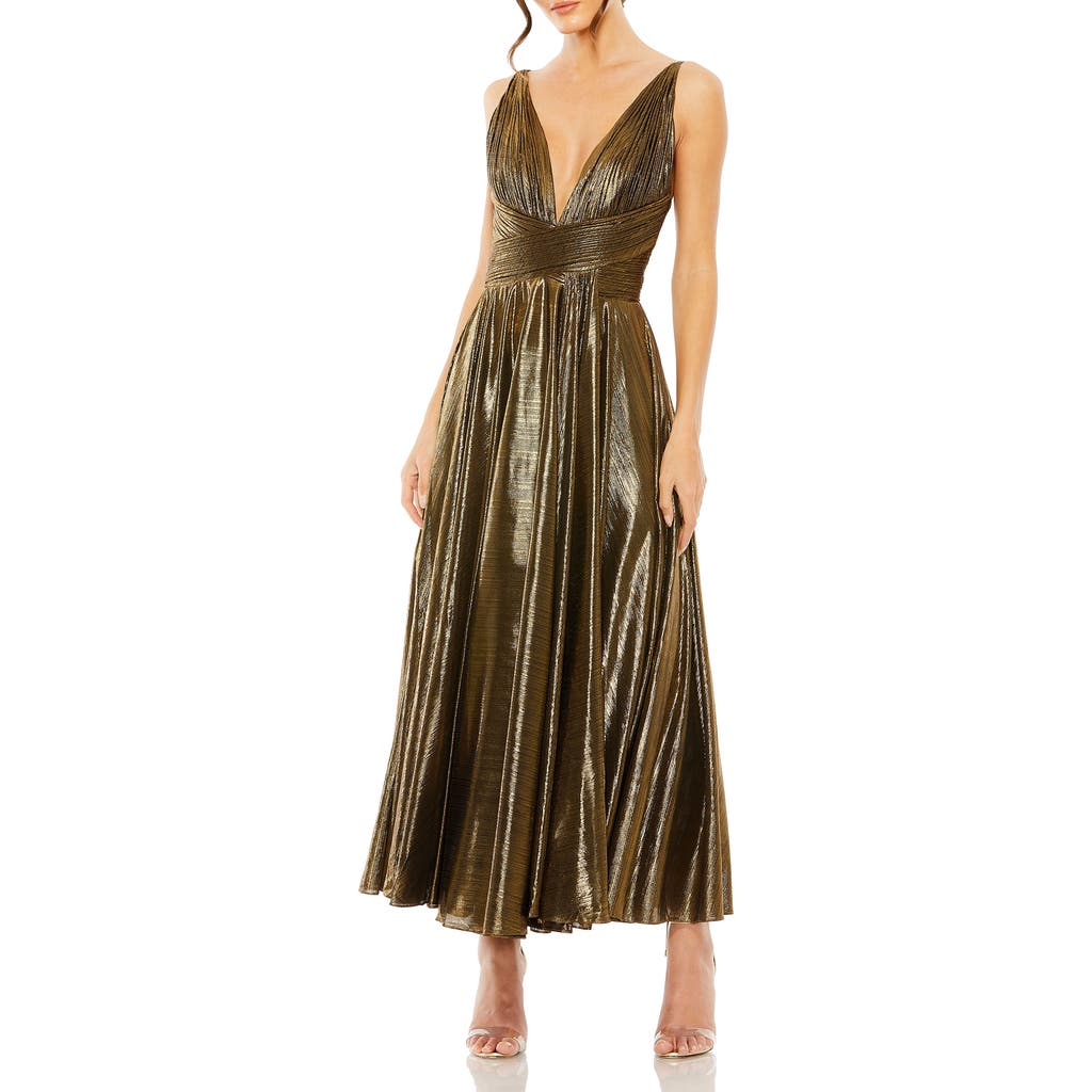 Mac Duggal Sleeveless A-line Metallic Gown In Gold In Antique Gold