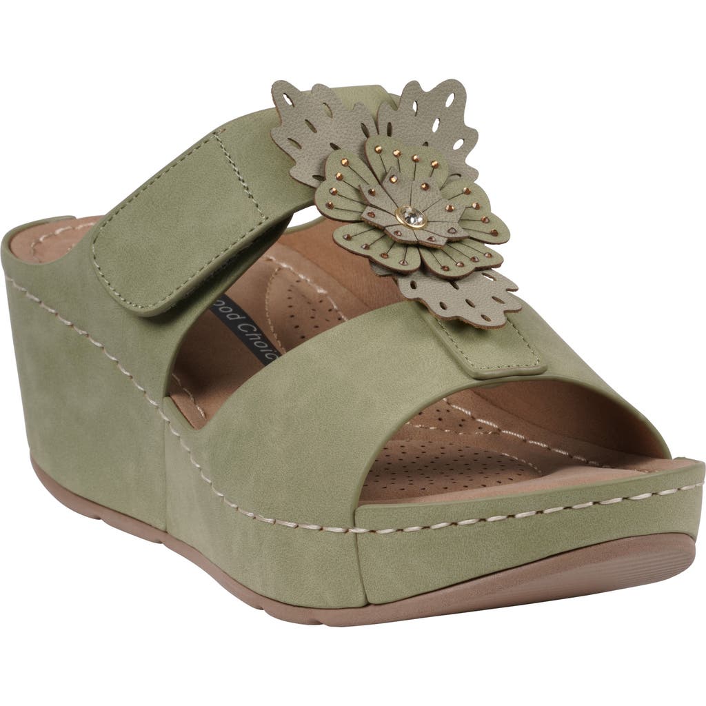 Gc Shoes Talia Flower Wedge Sandal In Green