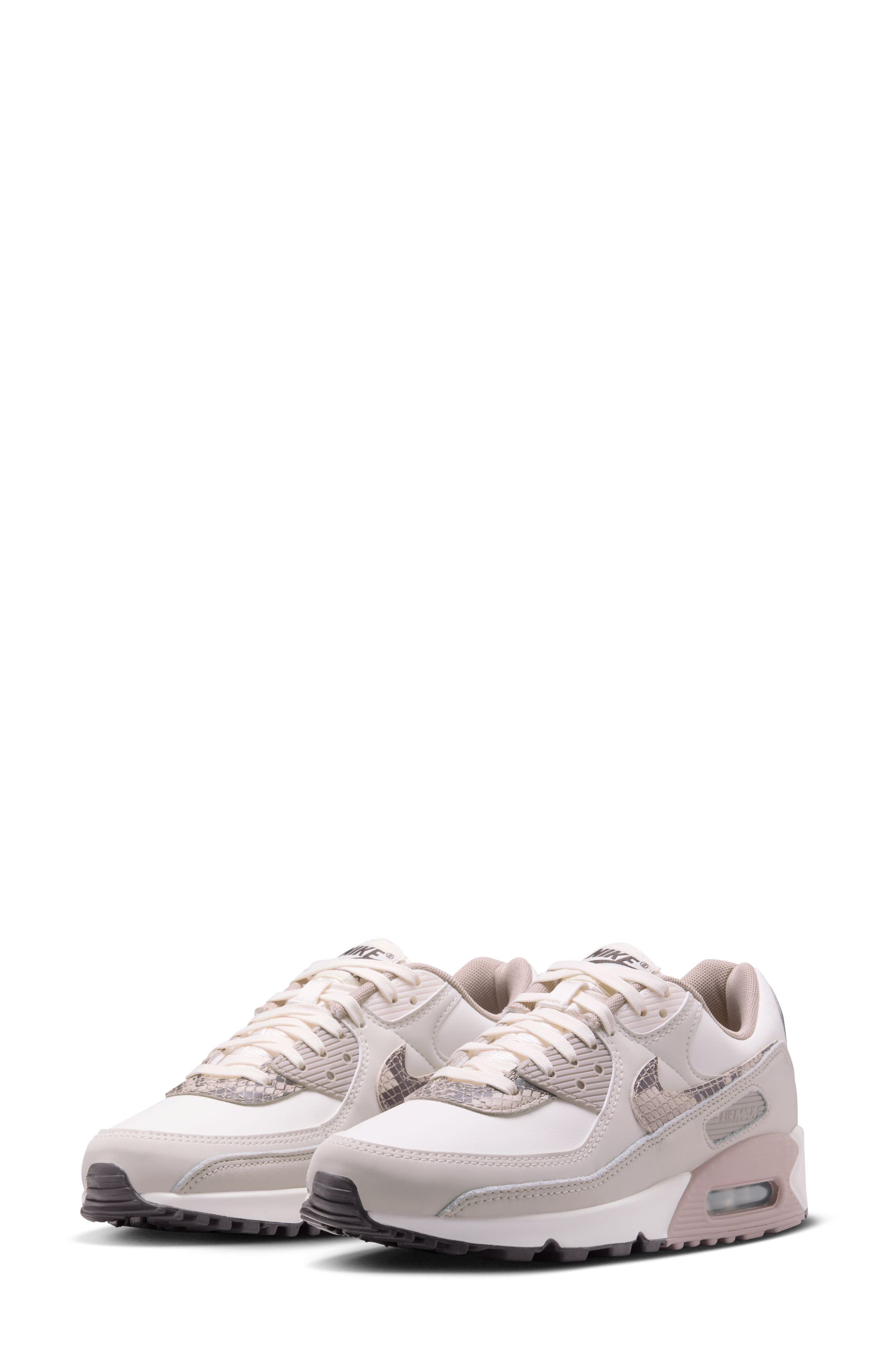 nike sacai spring 2021