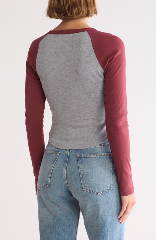 Shop Vinyl Icons New York 24 Long Raglan Sleeve Crop T-shirt In Burgundy