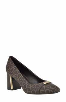 Unesta Pointed Toe Pump
