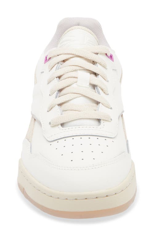 Reebok Bb 4000 Ii Sneaker In Chalk/sand/hazy Grey