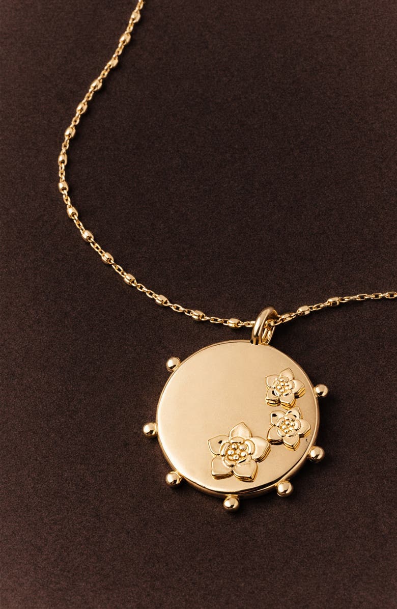 YOJ Mali Flower Pendant Short Necklace in Gold, Alternate, color, Gold