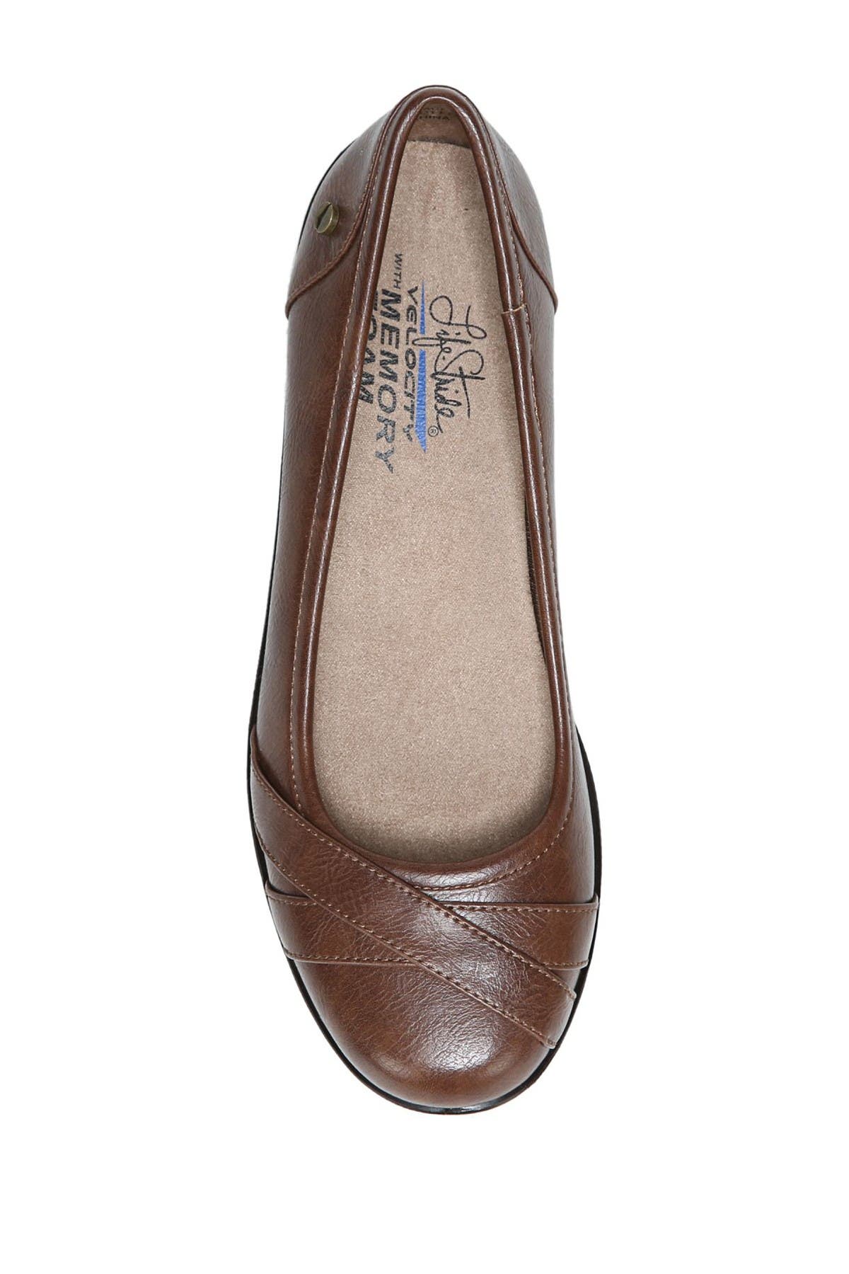 LifeStride Loyal Wedge Flat, Alternate, color, 