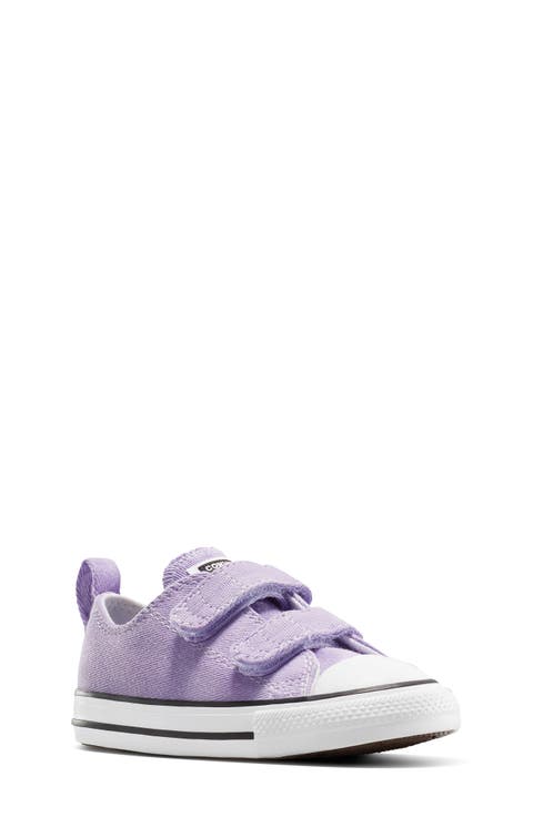 Kids' Chuck Taylor® All Star® 2V Sneaker (Baby, Walker & Toddler)