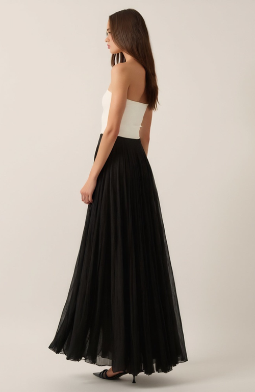 Modenaire Strapless Two-tone Gown With Fitted Bodice And Tulle Skirt In Black
