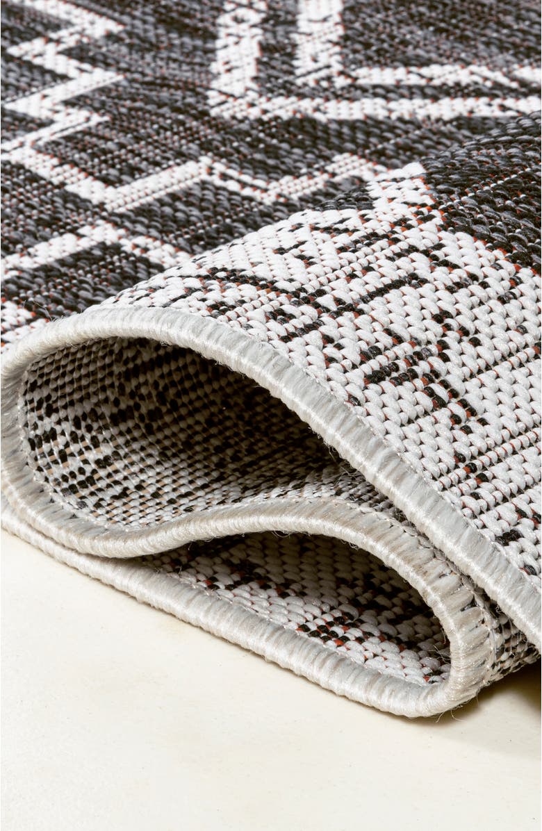 JONATHAN Y Marokko Diamond Medallion Indoor/Outdoor Area Rug, Alternate, color, Black/Ivory