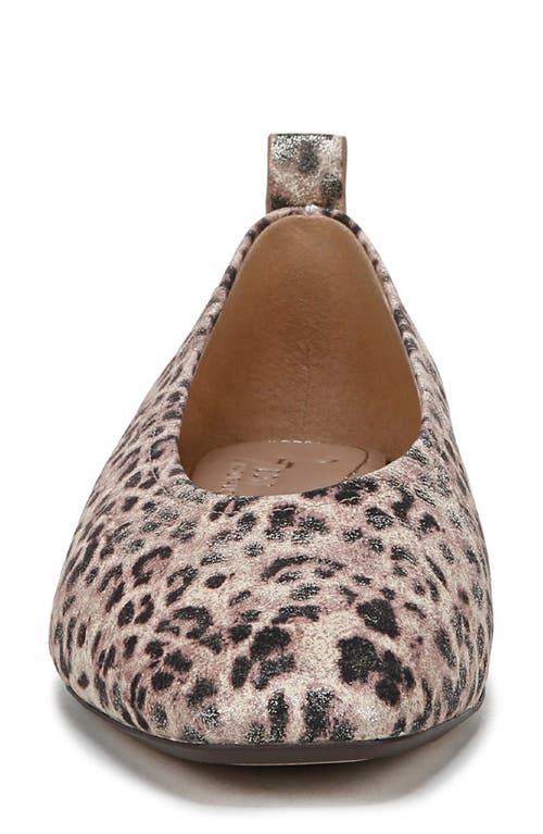 27 Edit Naturalizer Carla Flat