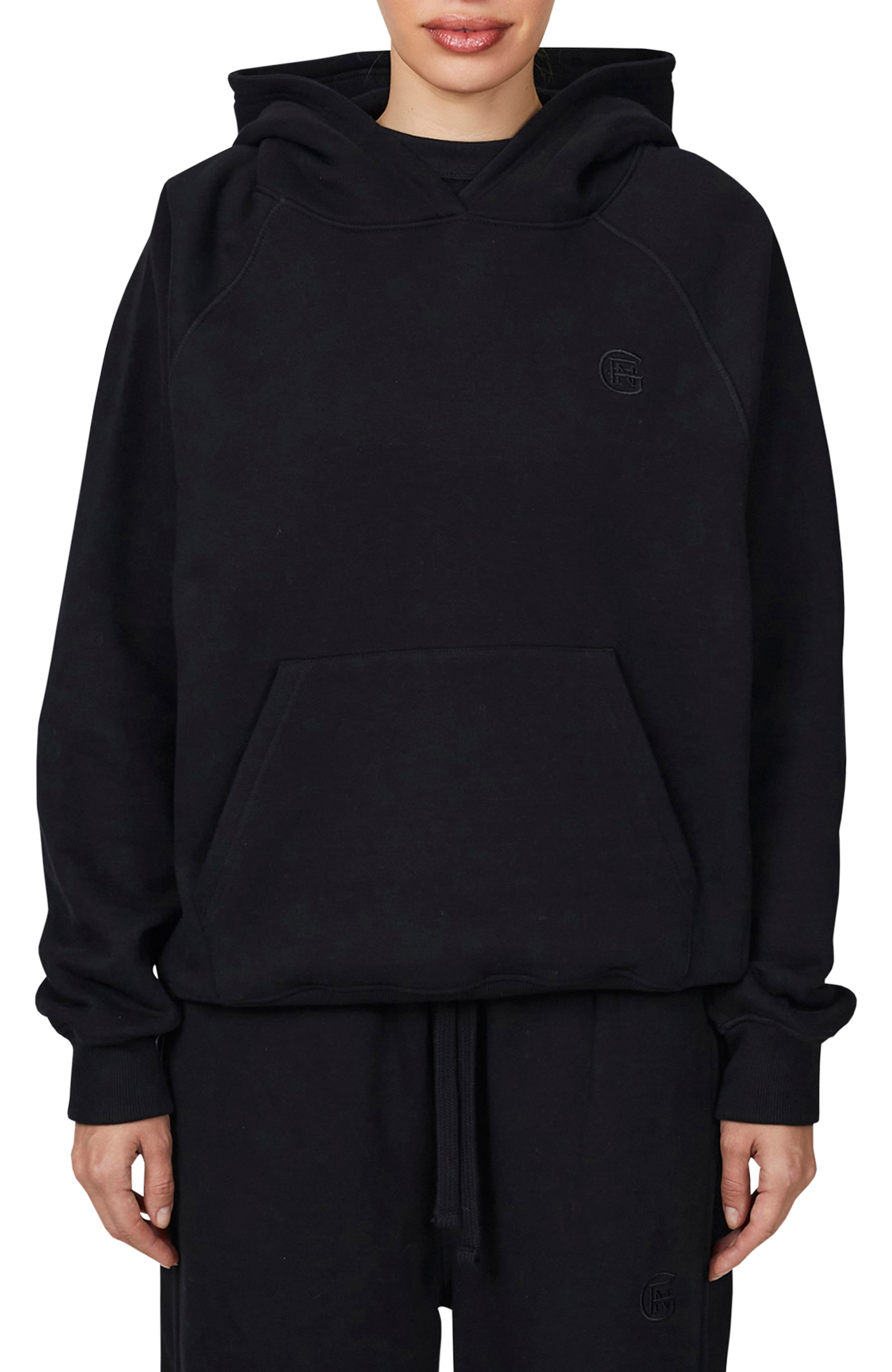 Ribbed Emblem Pullover Hoodie