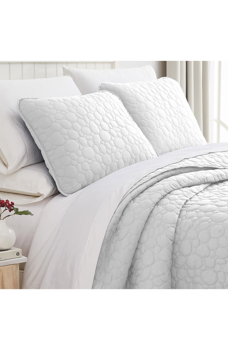 SOUTHSHORE FINE LINENS Pebble Embroidered Microfiber Oversize Quilt Set, Alternate, color, White