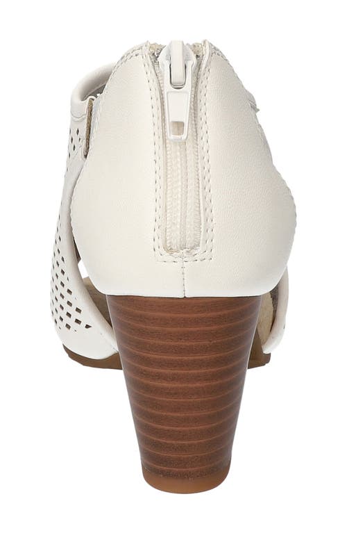 EASY STREET EASY STREET AMIRA LASER CUT PUMP