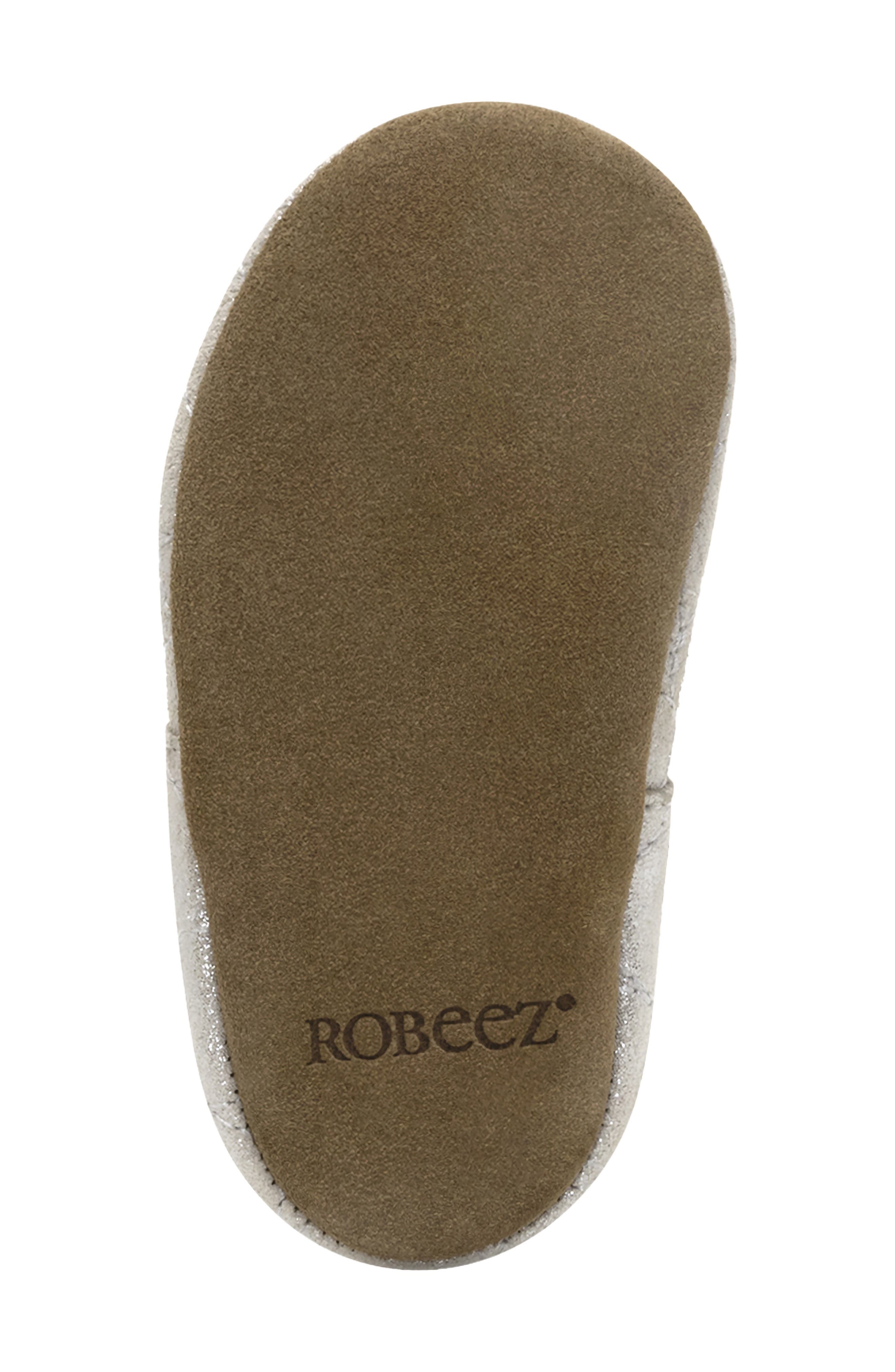 Robeez<sup>®</sup> Desiree Heart Bow Mary Jane Crib Shoe, Alternate, color, Silver