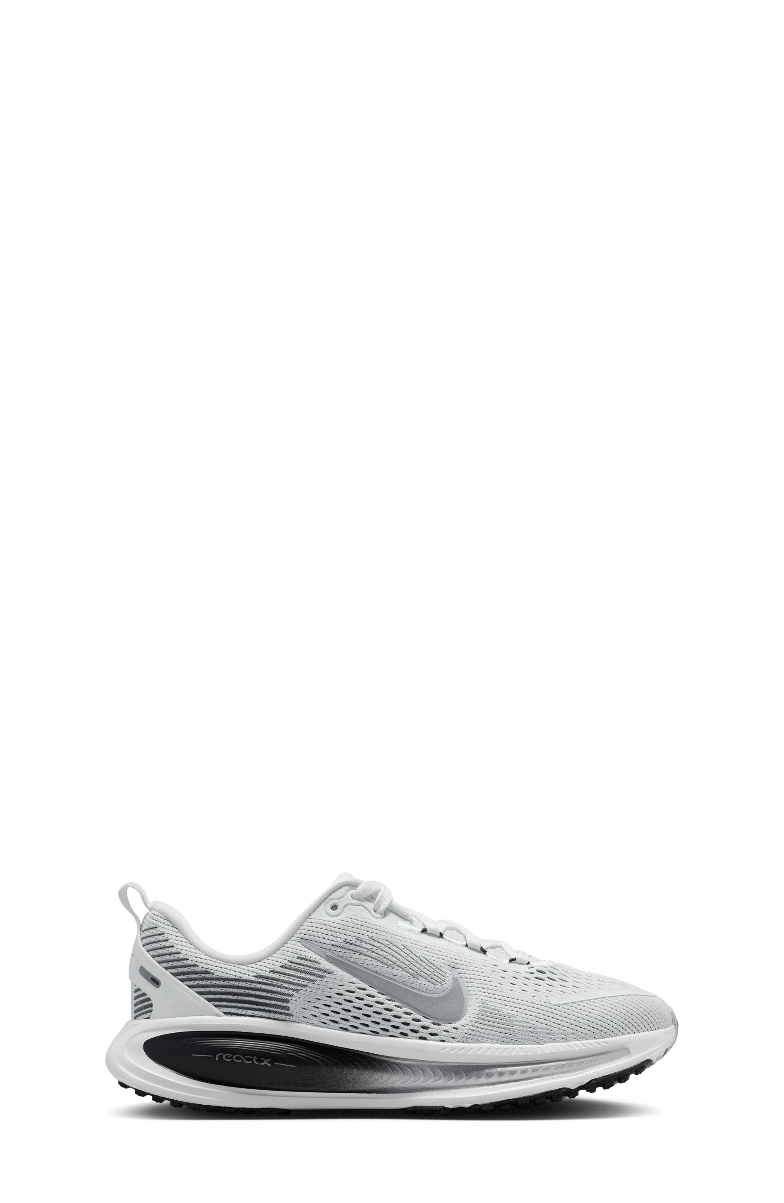 Nike Kids' Vomero 18 Running Shoe, Alternate, color, 100 Smtwht/M Silv