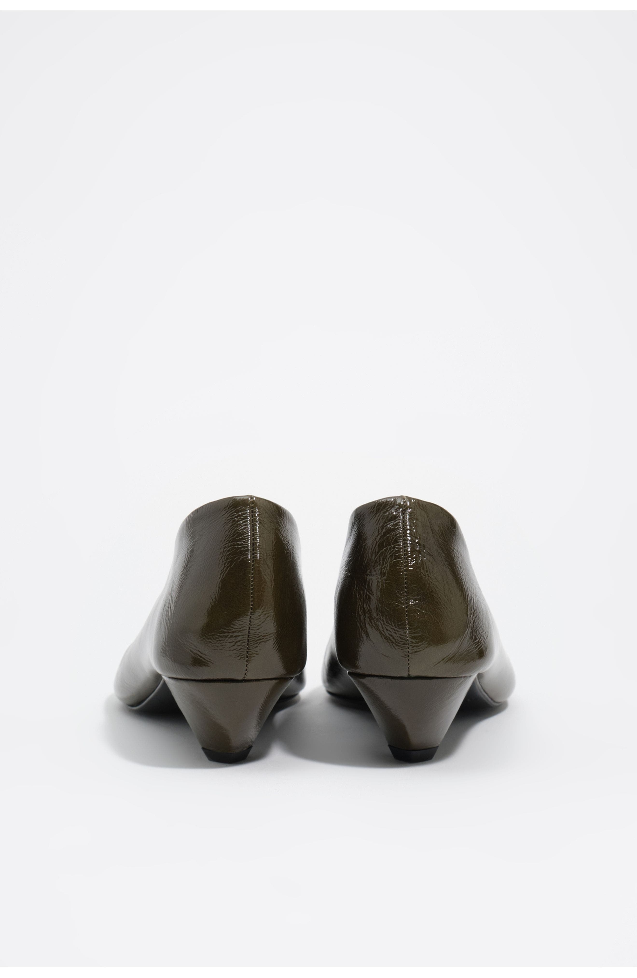 Leather low heel court shoe, Alternate, color, DARK GREEN