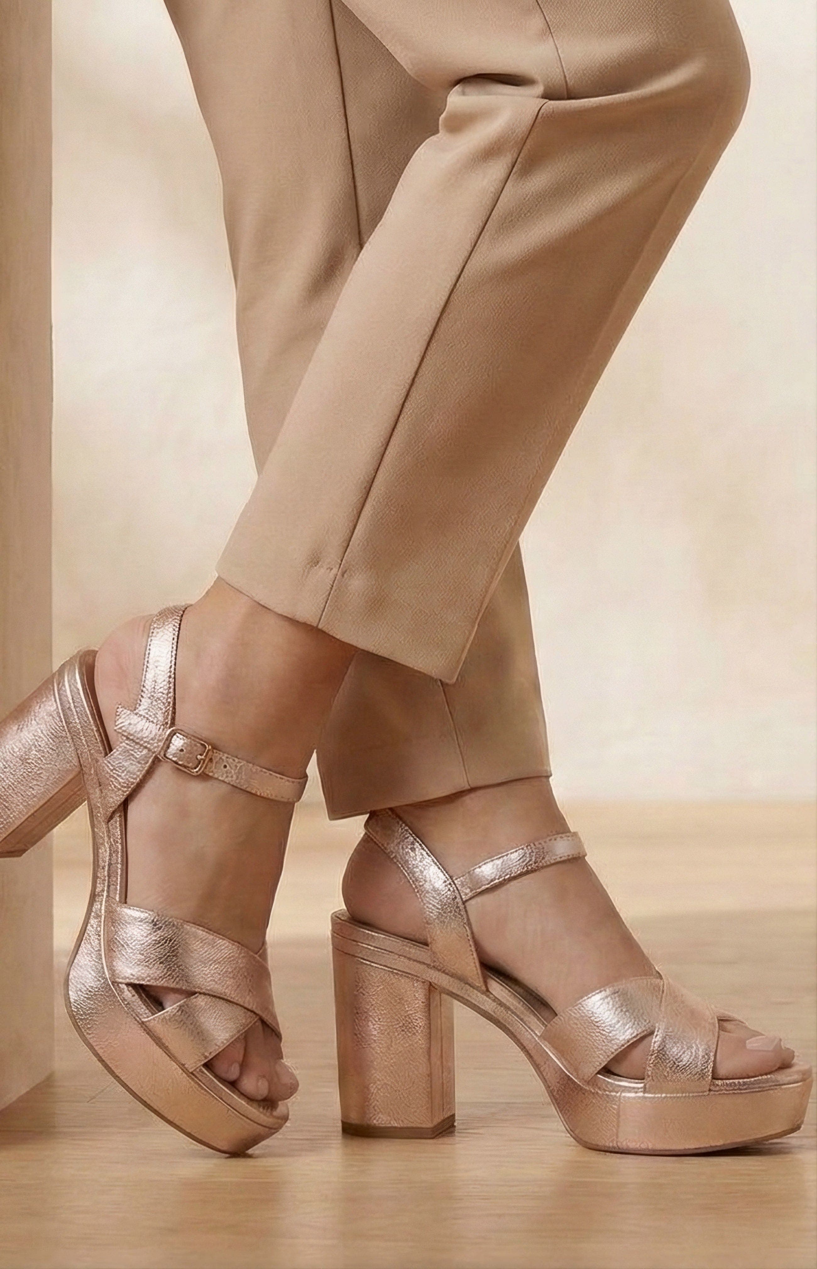 Menina Step Pippa Leather Platform Sandal, Alternate, color, 