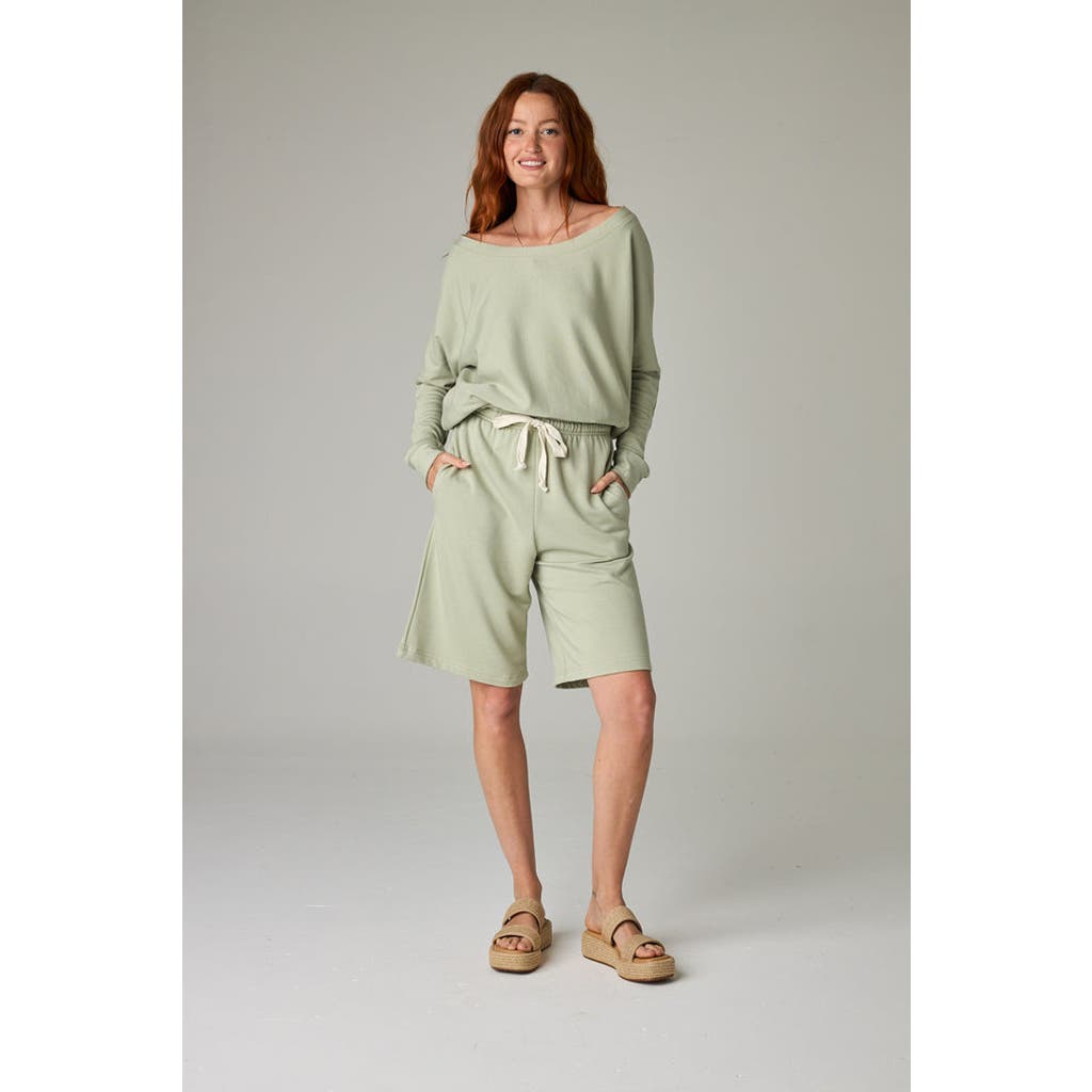Eavolu Baikal Eco-luxe Fleece Bermuda Short In Gray