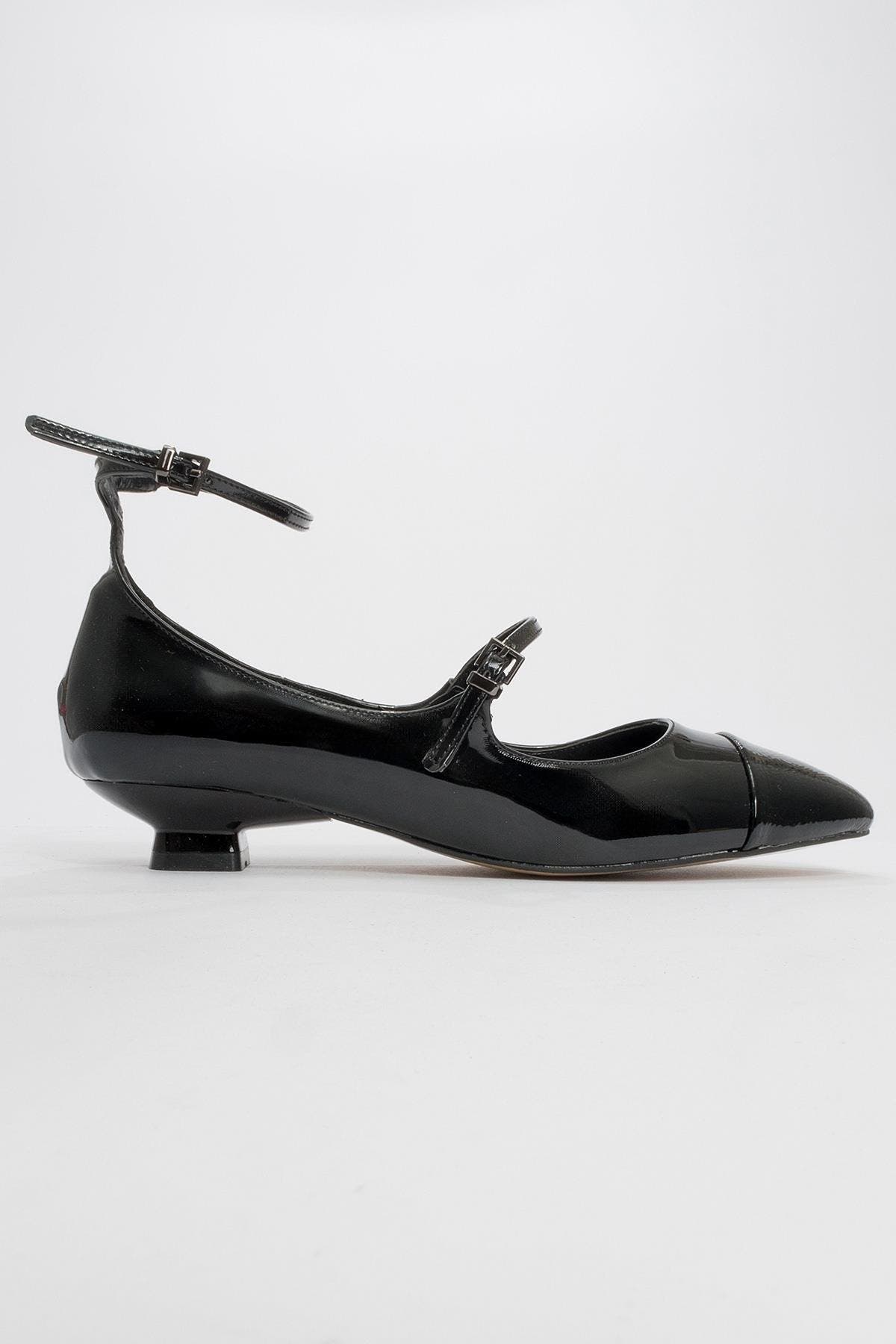 Prologue Shoes Uster Low Heel Mary Jane Pump, Alternate, color, Black Patent