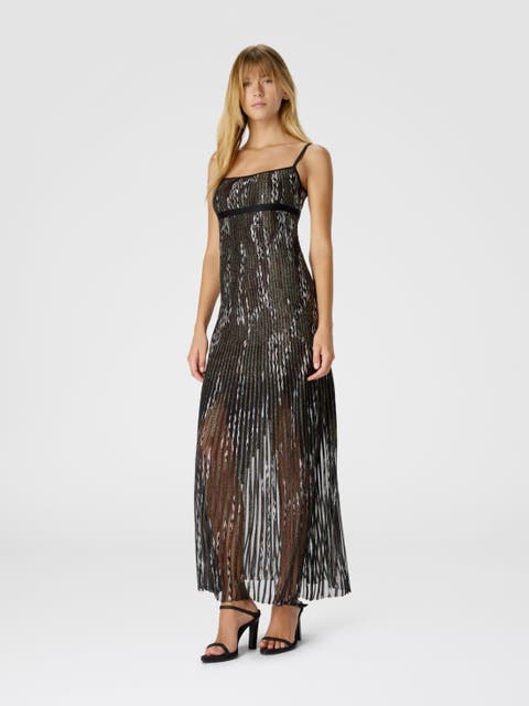 Long Dress With Pleated Zigzag Pattern