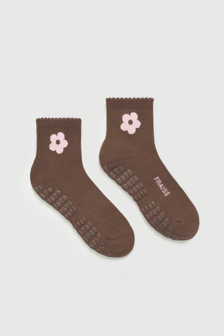 Petal Quarter Crew Grip Socks, Main, color, Brown/Pink