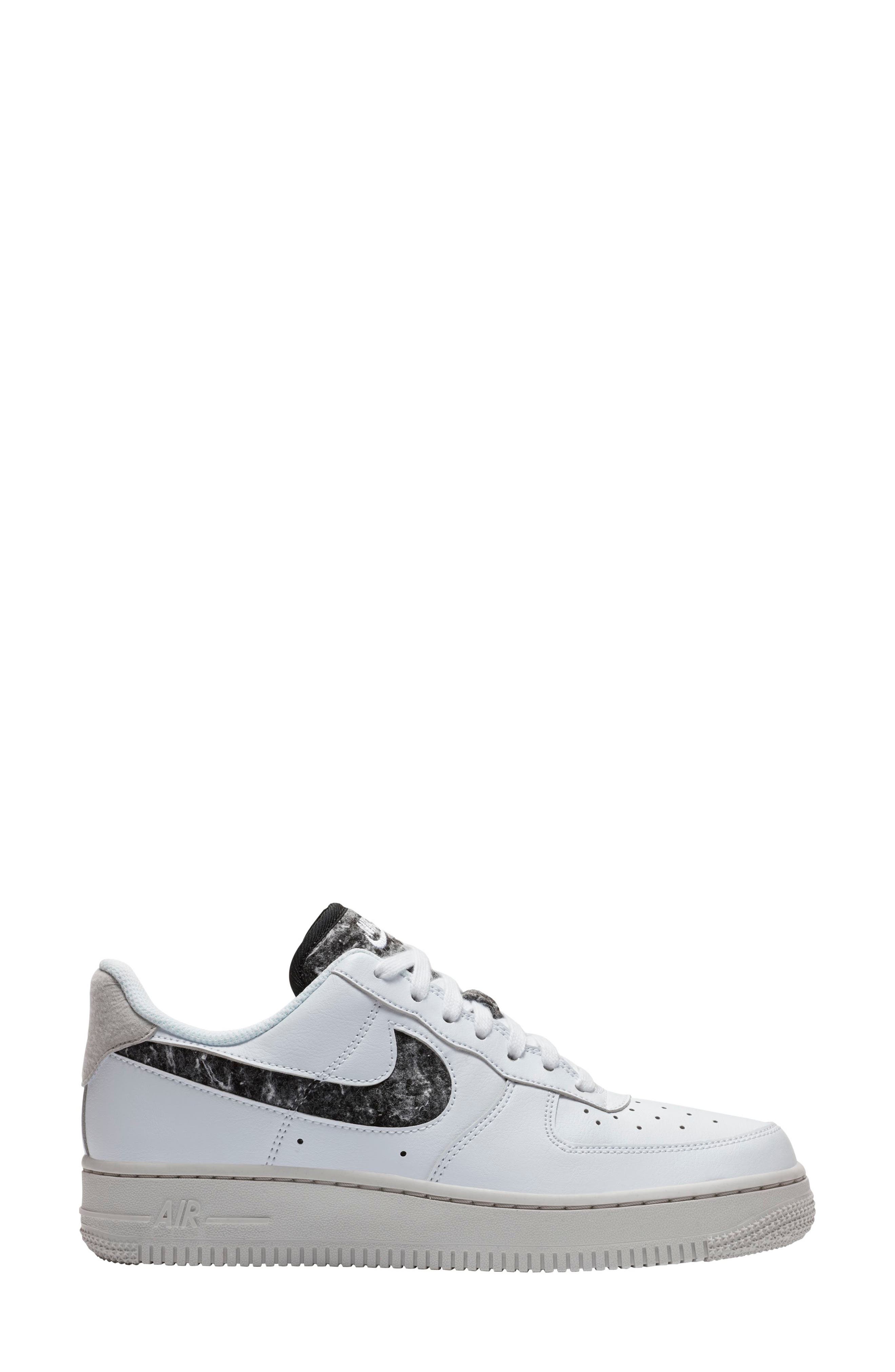 Air Force 1 07 SE Sneaker, Main, color, WHITE/ LIGHT BONE/ BLACK