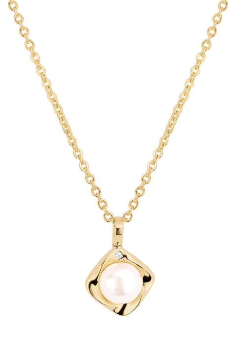 Modern Muse Faux Pearl Pendant Necklace