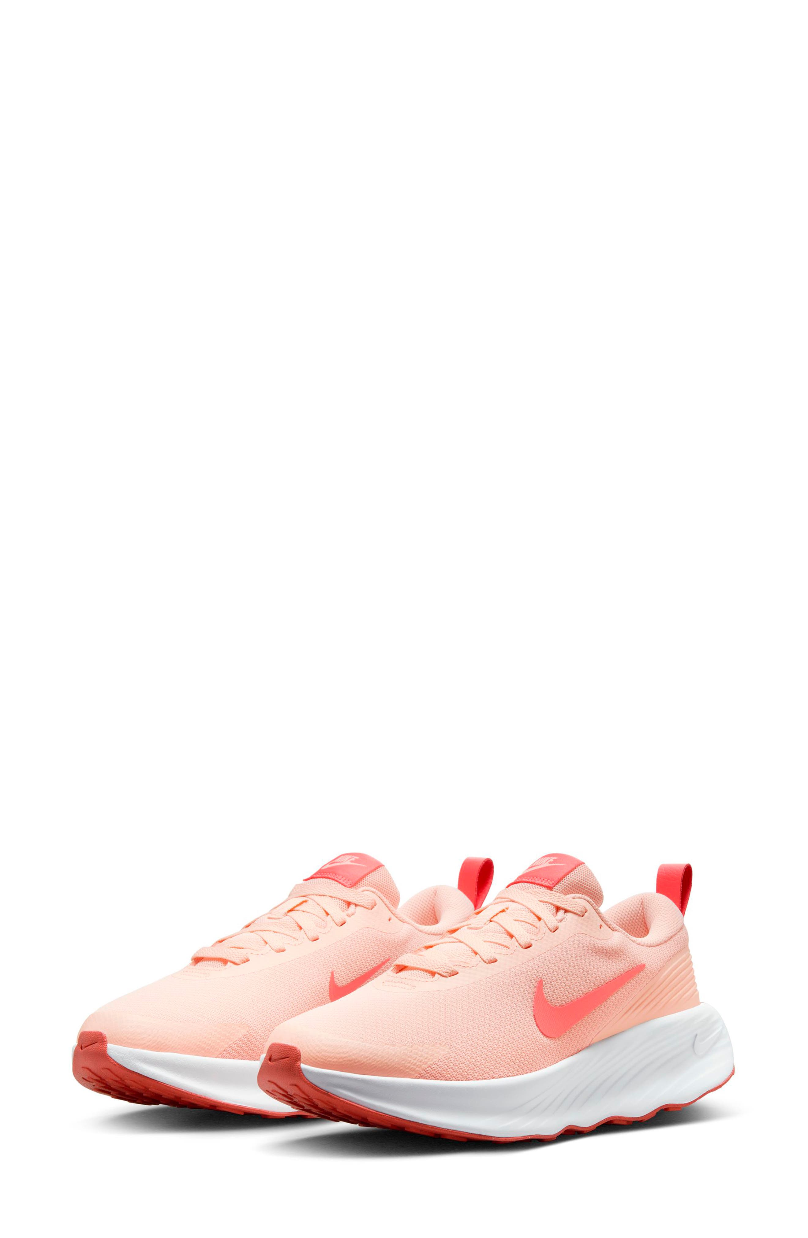 Nike Legend Essential 4 Walking Shoe