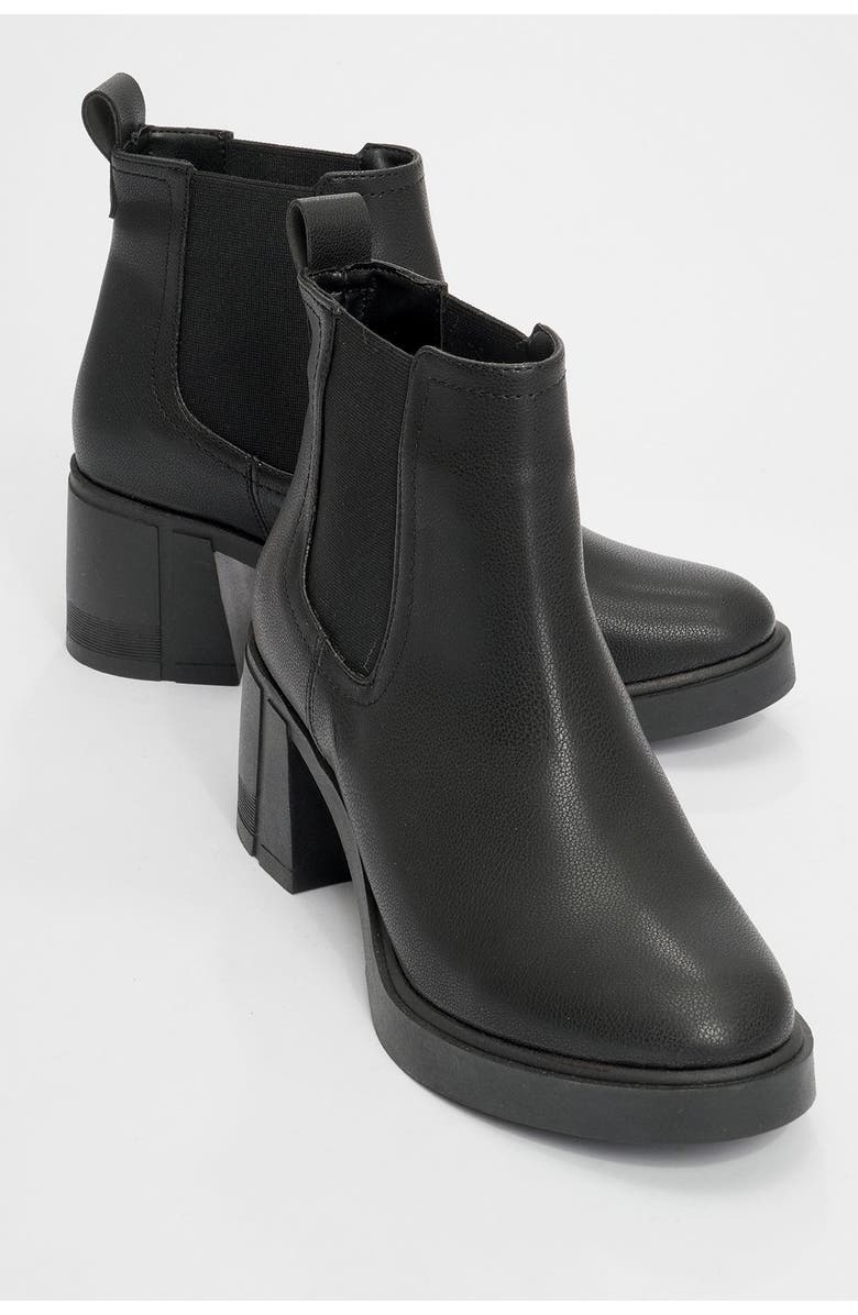 Prologue Shoes Loves Platform Chelsea Boot, Main, color,