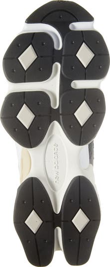 Gender Inclusive 9060 Sneaker