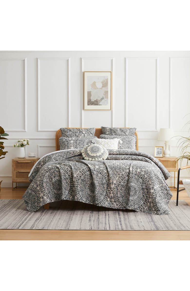 SOUTHSHORE FINE LINENS Ashanti 7-Piece Quilt Set, Alternate, color, Grey