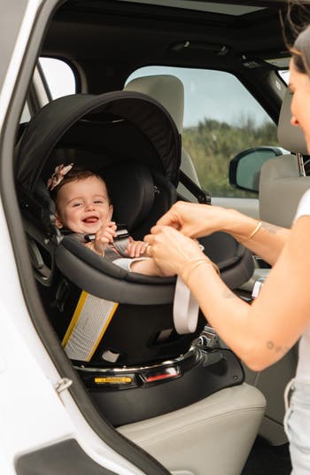 G5+ Infant Car Seat & Base