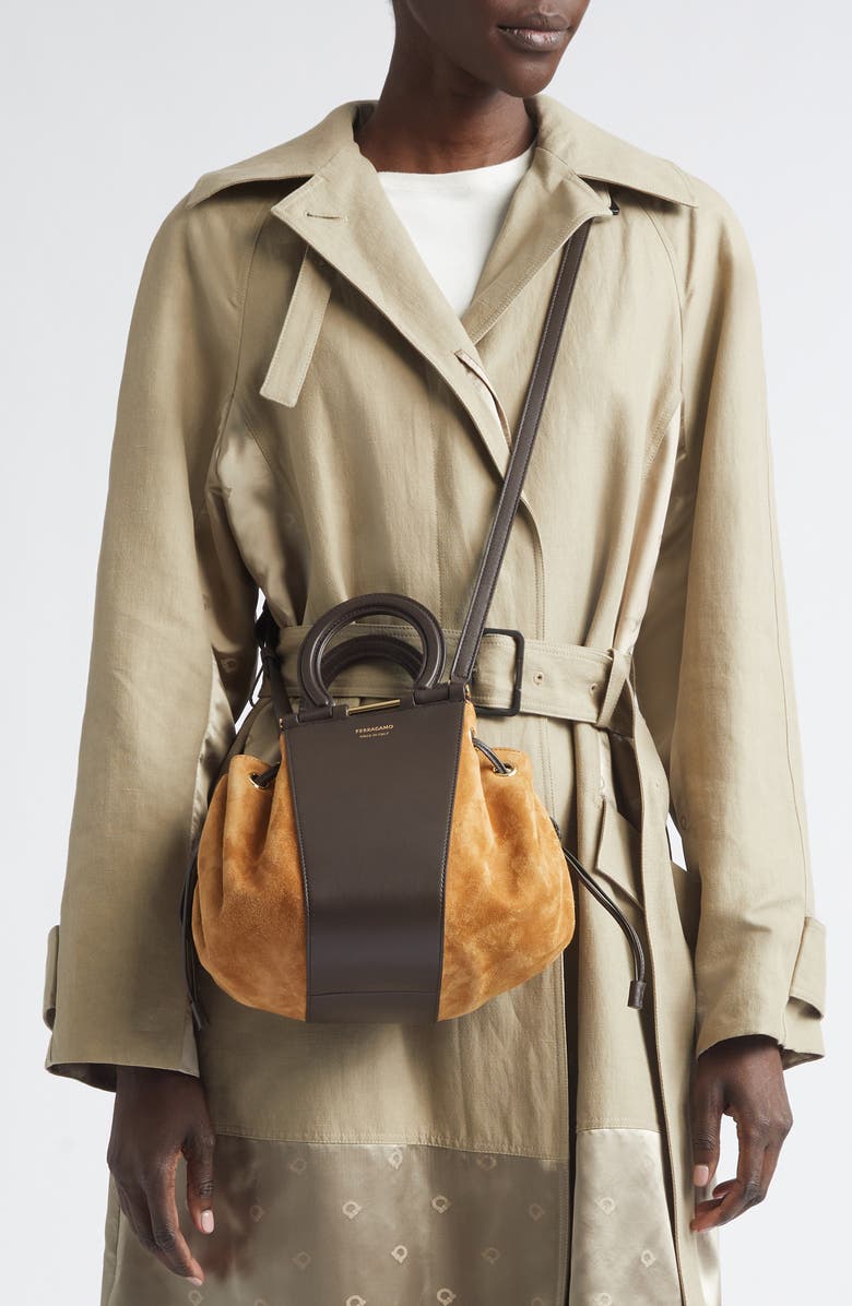FERRAGAMO Hug Leather & Suede Bucket Bag, Alternate, color, Naturale 6 Testa Di Moro