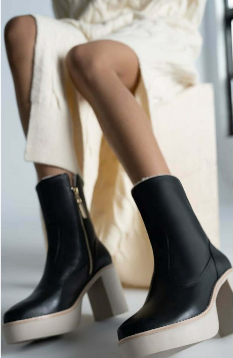 Daniella Shevel Lugg Boot, Alternate, color, Black