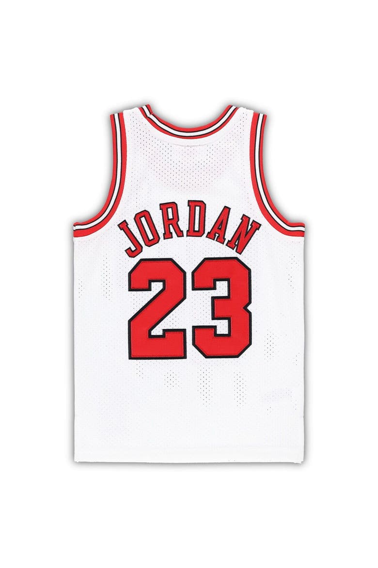 Preschool Mitchell & Ness Michael Jordan White Chicago Bulls 1997/98 Hardwood Classics Authentic Jersey, Alternate, color, White