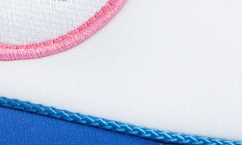 Friday Feelin ' Cheers Patch Trucker Hat In Blue Split