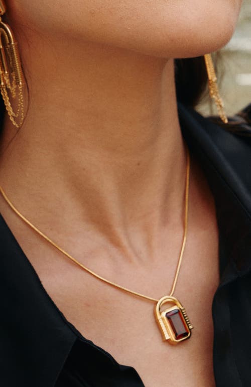 Rc Retro Chic Olympieion Necklace In Gold