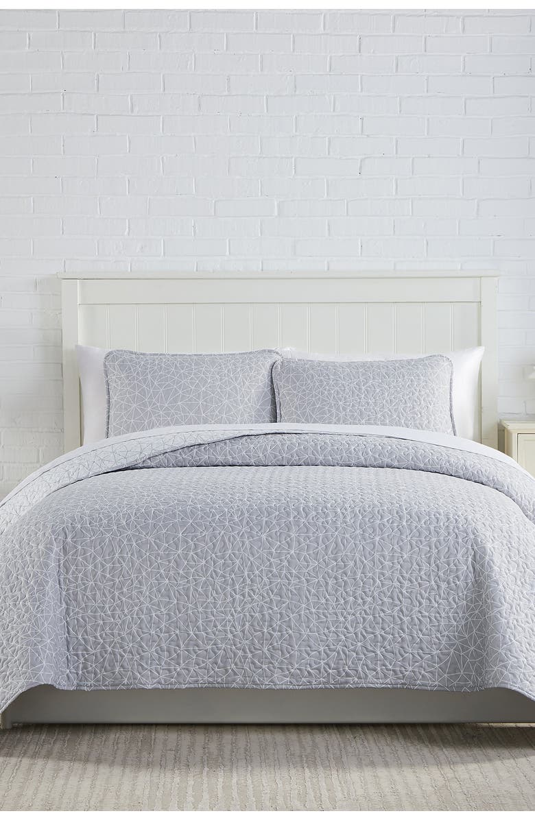 SOUTHSHORE FINE LINENS Geometric Maze Oversized Quilt Sets, Alternate, color, Geometric Maze Grey