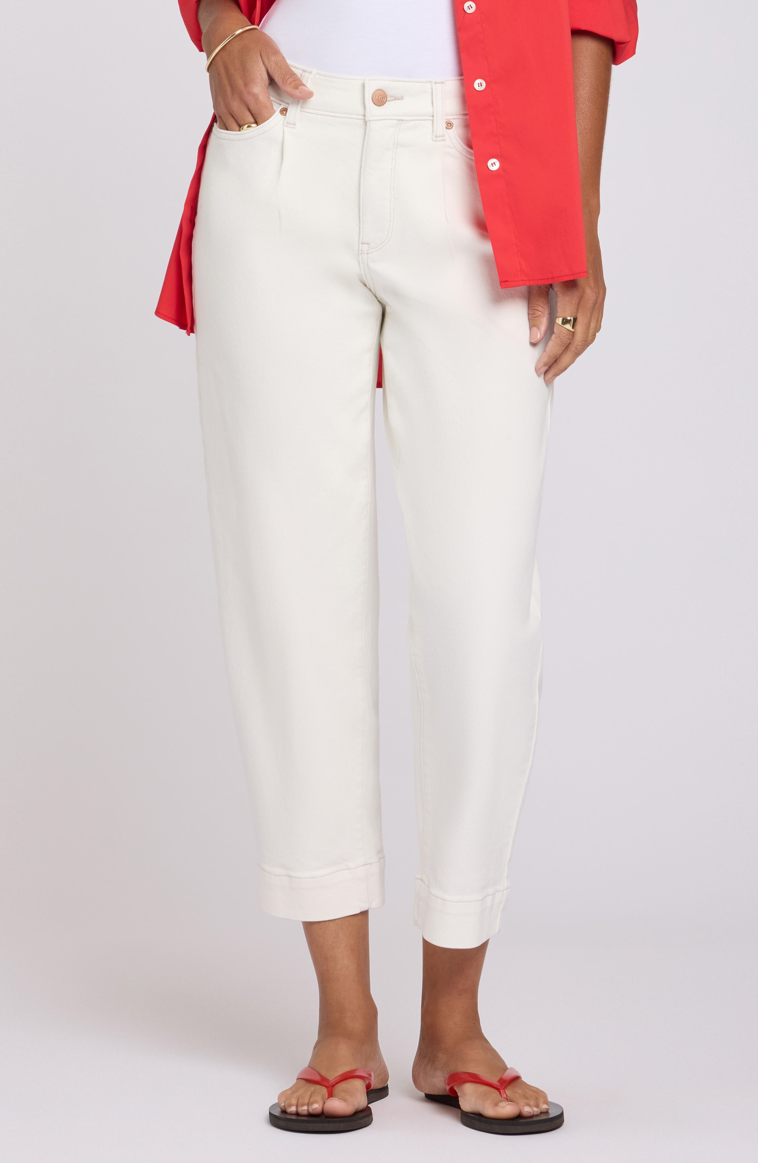 Ankle Tapered Balloon Jeans