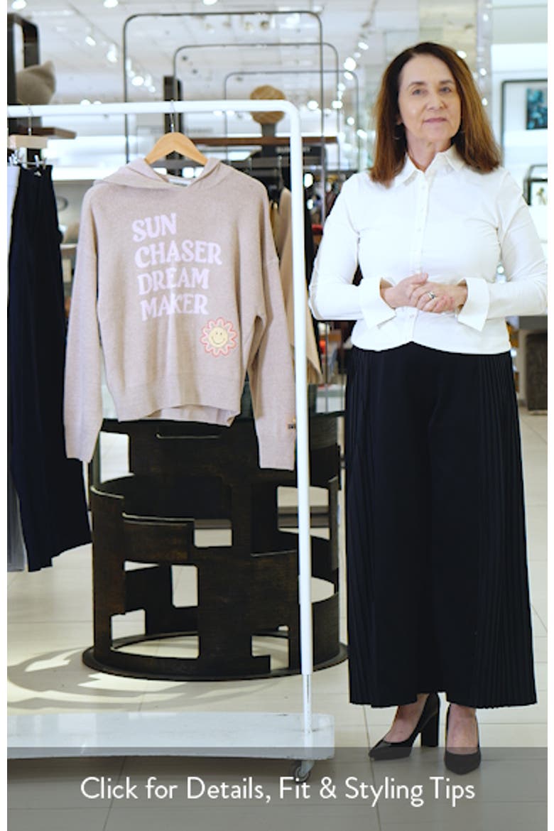 CozyChic Ultra Lite™ Smiley Sun Chaser video