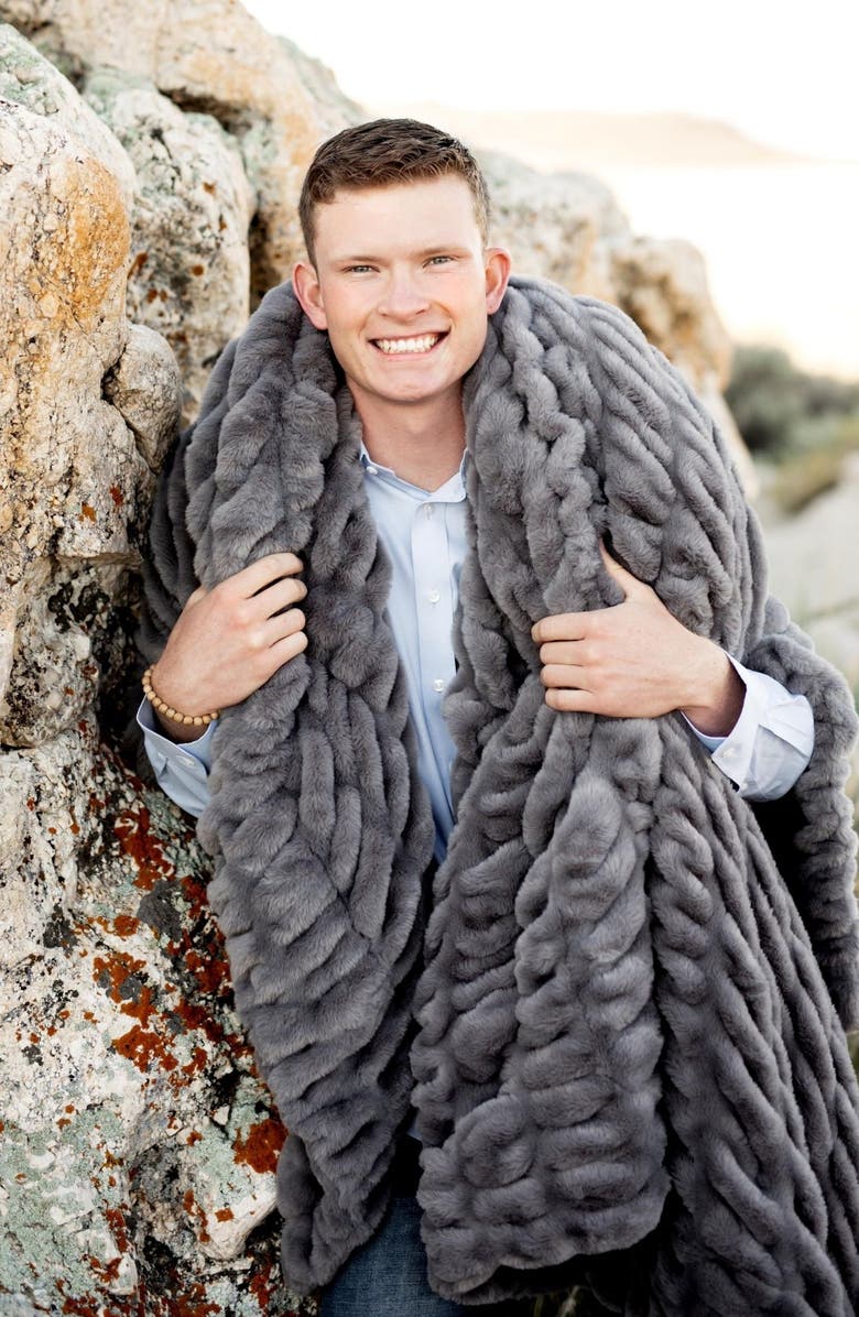 Minky Couture Hugs Charcoal Blanket, Alternate, color, Gray