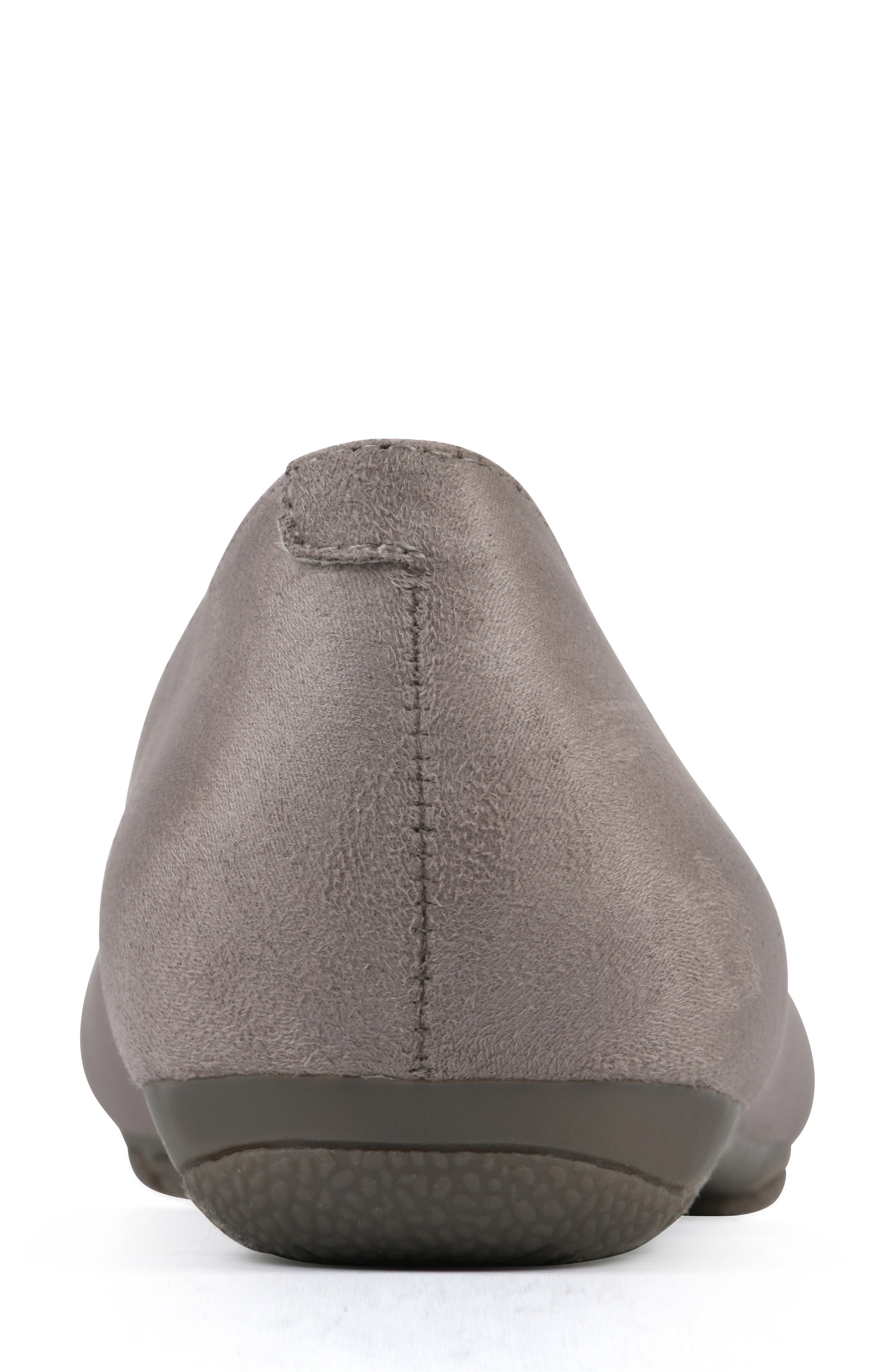 CLIFFS BY WHITE MOUNTAIN Gallant Loafer, Alternate, color, Taupe Suedette