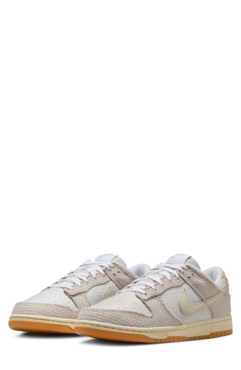 Dunk Low Retro SE Basketball Sneaker (Men)