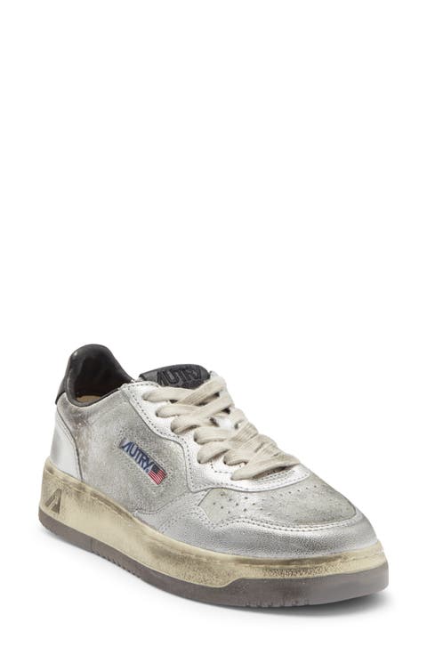 Retro Low Sneaker