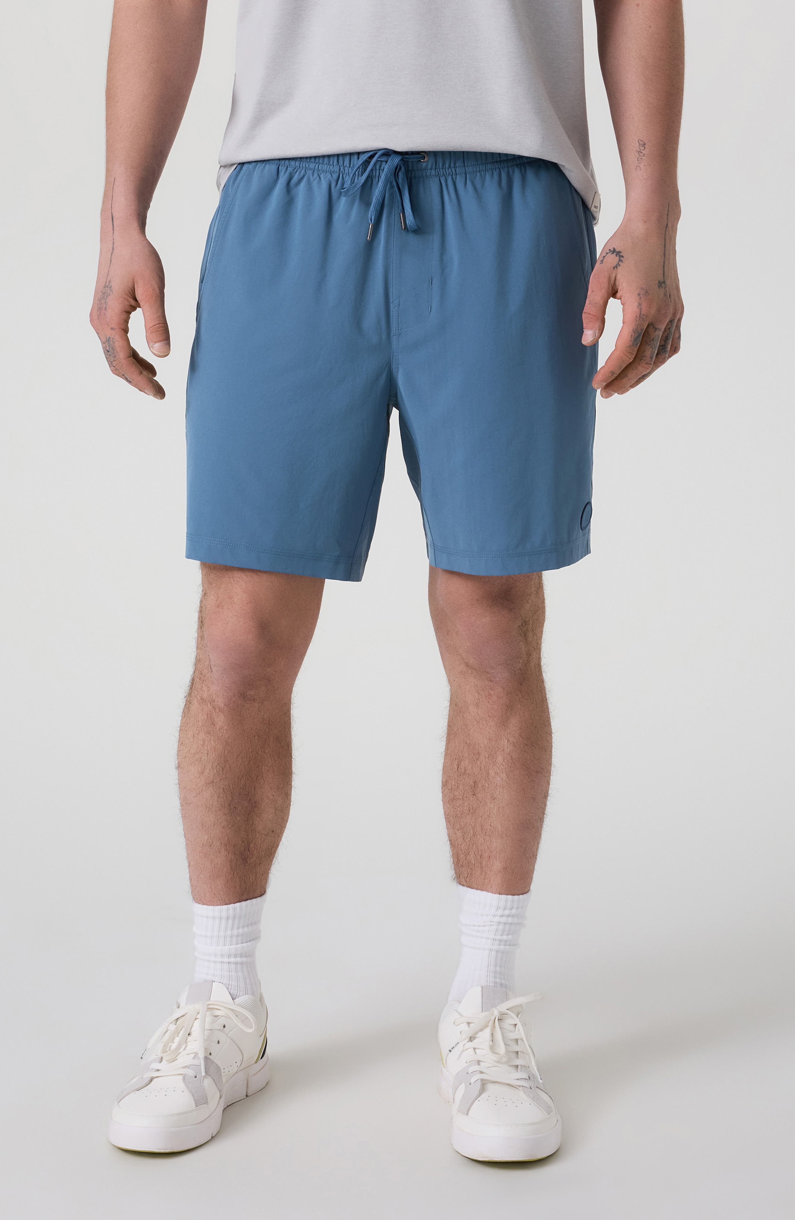 POOL BLUE TONAL