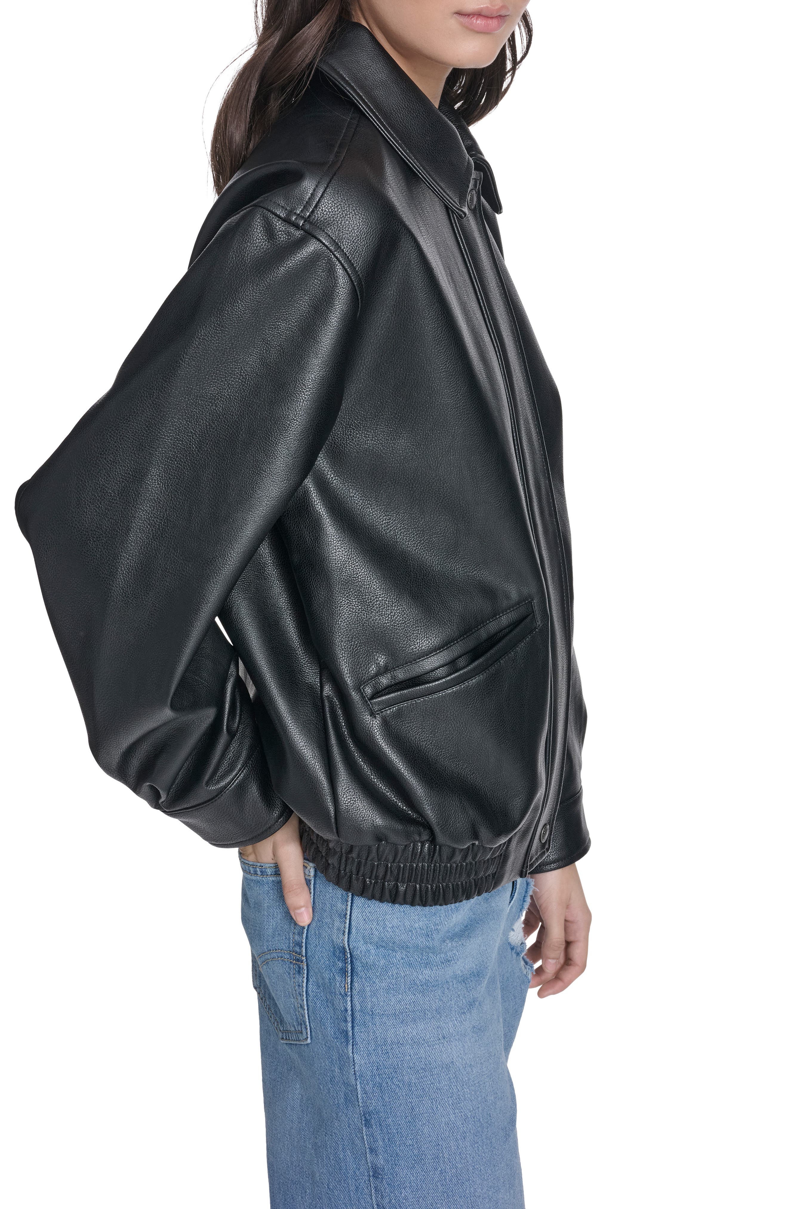 Женские куртки Levi's Relaxed Faux Leather Bomber Jacket — фото 3