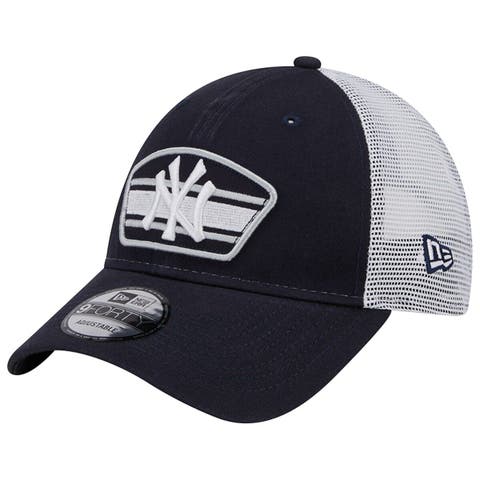 Men's New Era Navy/White New York Yankees Logo Patch 9FORTY Trucker Snapback Hat